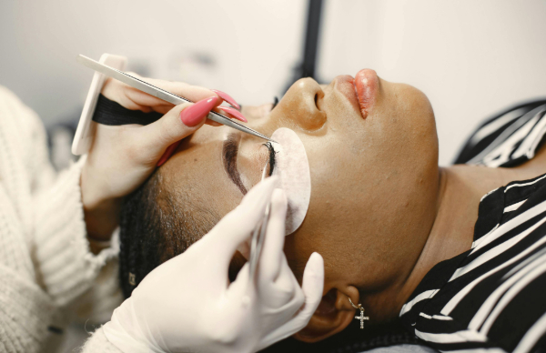 hands on programs apply practical skills from online esthetician training