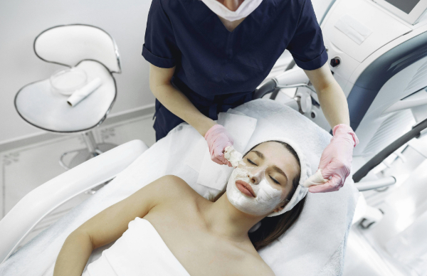 Entry-Level Esthetician Jobs and How to Get Hired
